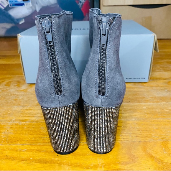 Size 8 | NWT Kenneth Cole Gray Sequin Heeled Boot - Picture 5 of 13